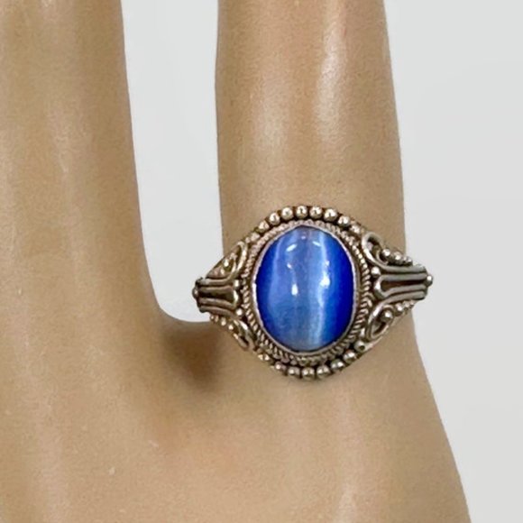 Blue Ring, Cat's Eye, Fiber Optic, Sterling Silver, Vintage, Bali Style. Size 4 - Picture 2 of 5